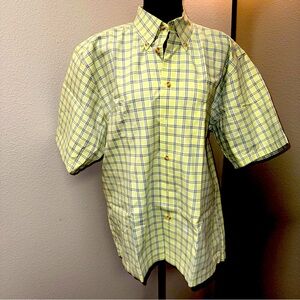 IZOD Men's Short Sleeve Button Up Shirt. Large